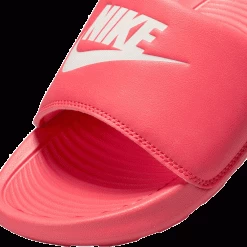 Nike Victori One Slider Women Sea Coral -Water Adventure 87460266706c Nike Badeschuhe Victori Da rosa